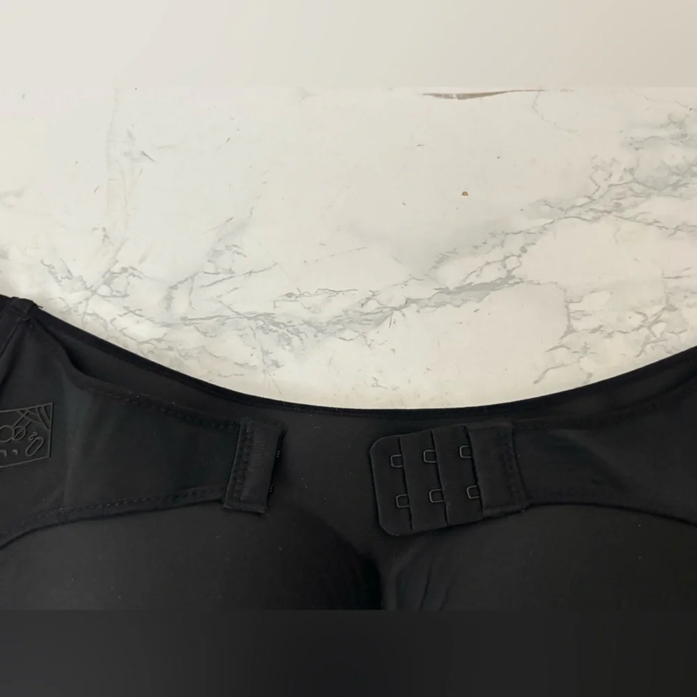 Black Bra, Size 38/85C Strapless Hook Loop Padded​ - Picture 4 of 7